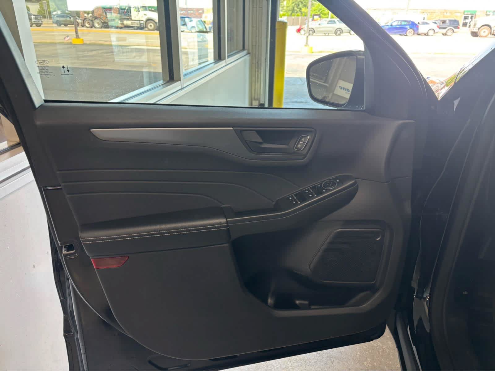 Certified 2024 Ford Escape Active AWD/4WD image 23
