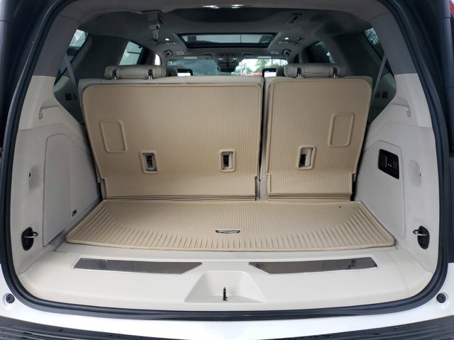 Used 2023 Cadillac Escalade Premium Luxury Platinum image 8