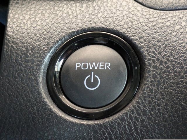 Used 2025 Toyota Camry LE image 27