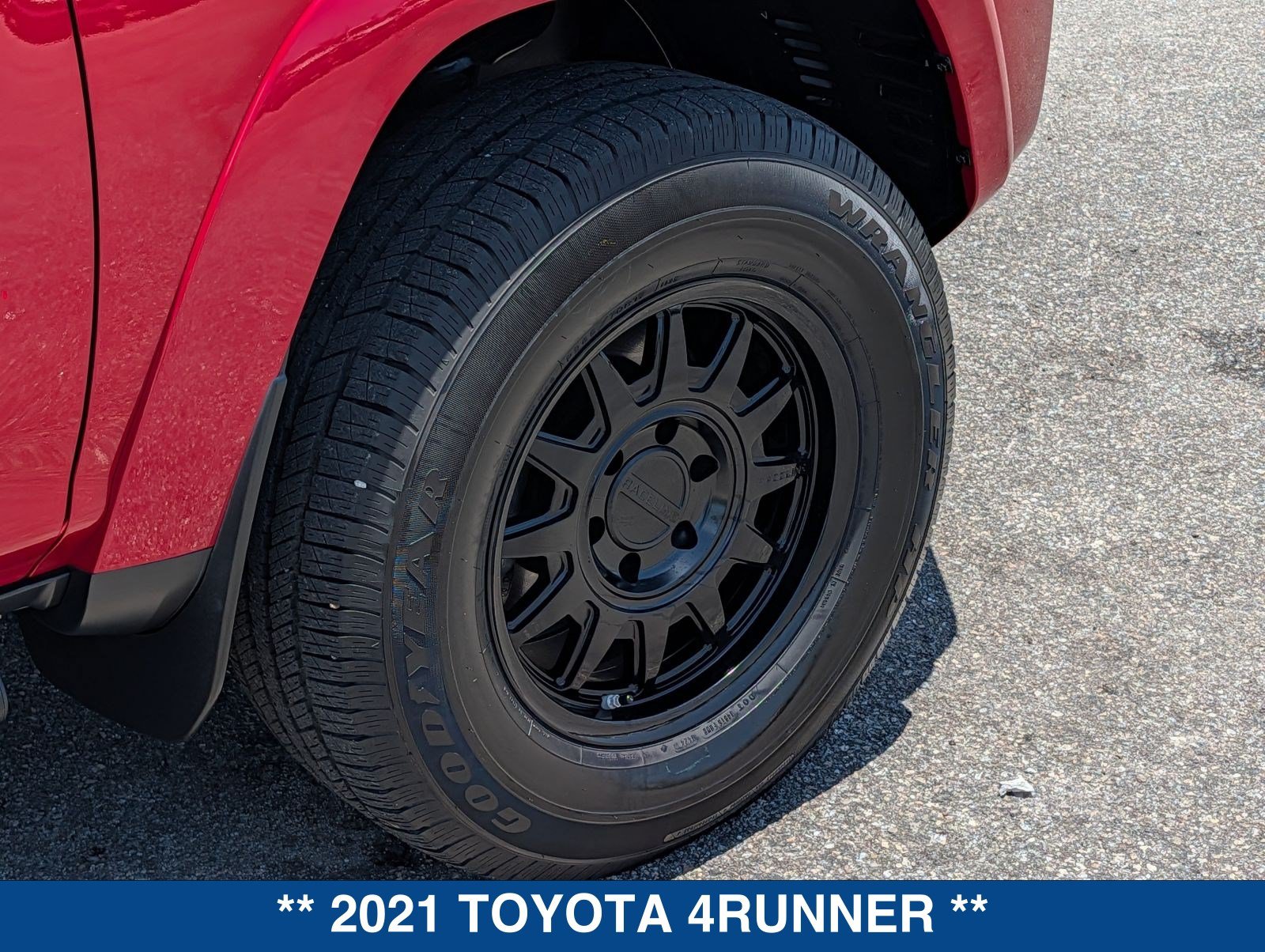 Used 2021 Toyota 4Runner TRD Off-Road Premium w/ Moonroof Package AWD/4WD image 12