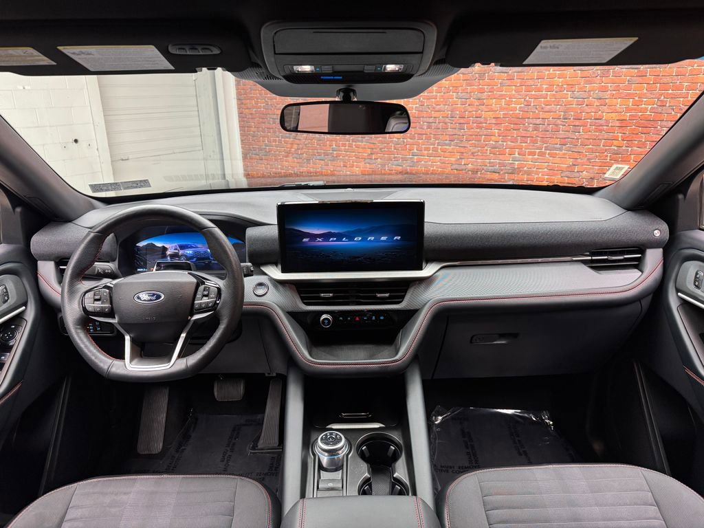 Certified 2025 Ford Explorer ST-Line AWD/4WD image 14