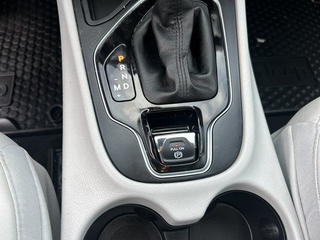 Used 2021 Jeep Cherokee Limited w/ Elite Package FWD image 27