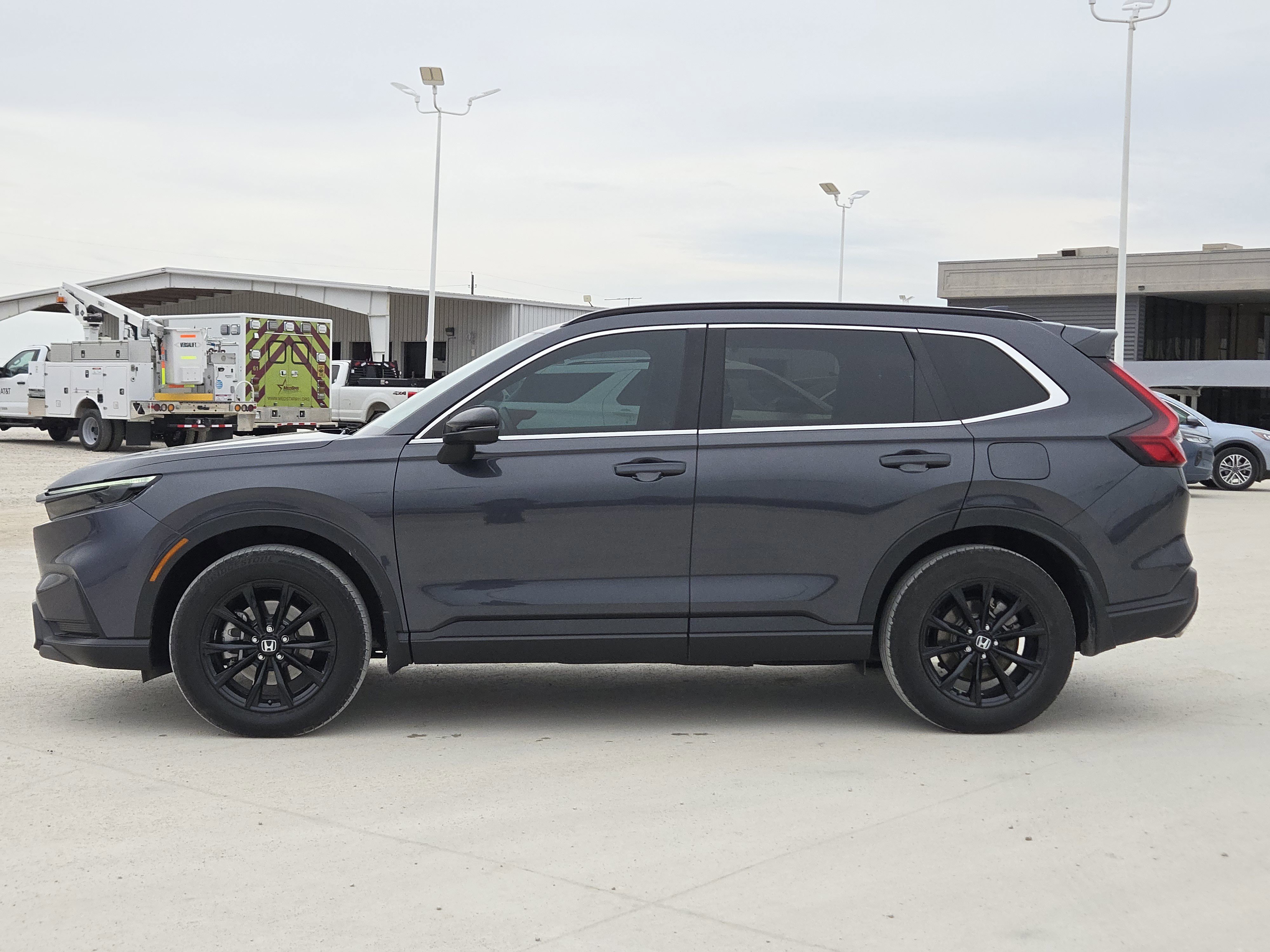 Used 2024 Honda CR-V Sport image 2