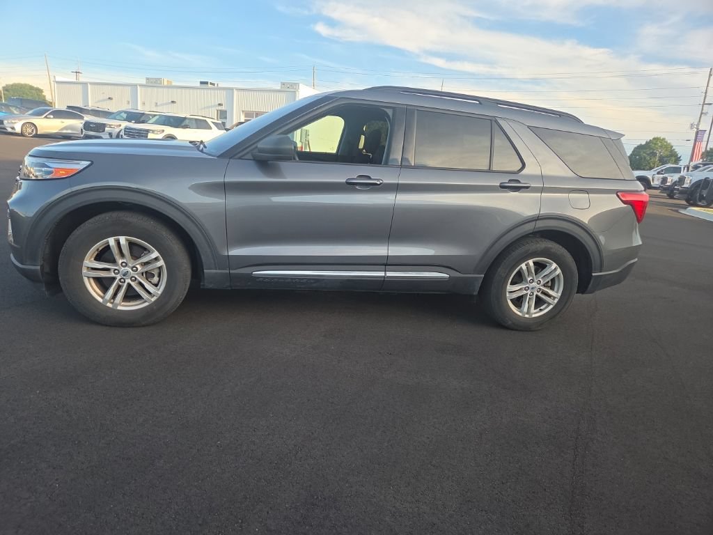 Certified 2023 Ford Explorer XLT RWD image 5