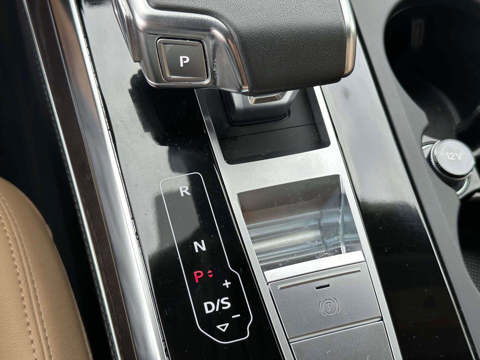 Used 2023 Audi Q8 Prestige w/ Prestige Package image 29