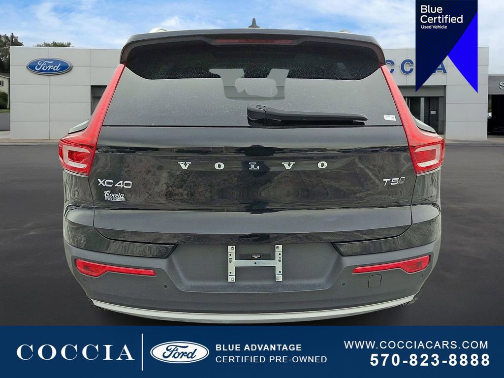 Used 2020 Volvo XC40 T5 Momentum w/ Protection Package Premier image 4