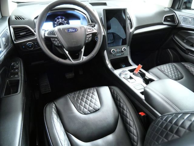 Certified 2023 Ford Edge Titanium w/ Class II Trailer Tow Package AWD/4WD image 4