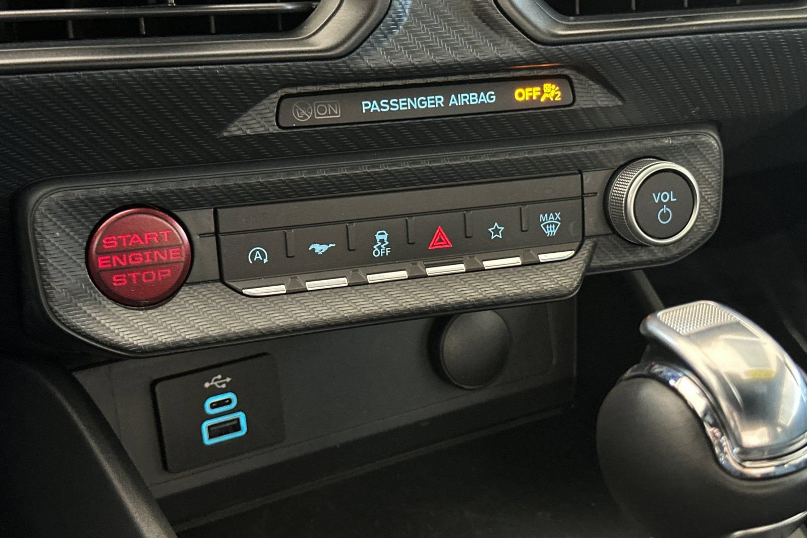 Certified 2025 Ford Mustang Coupe RWD image 18