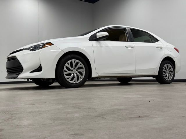 Used 2018 Toyota Corolla LE image 5
