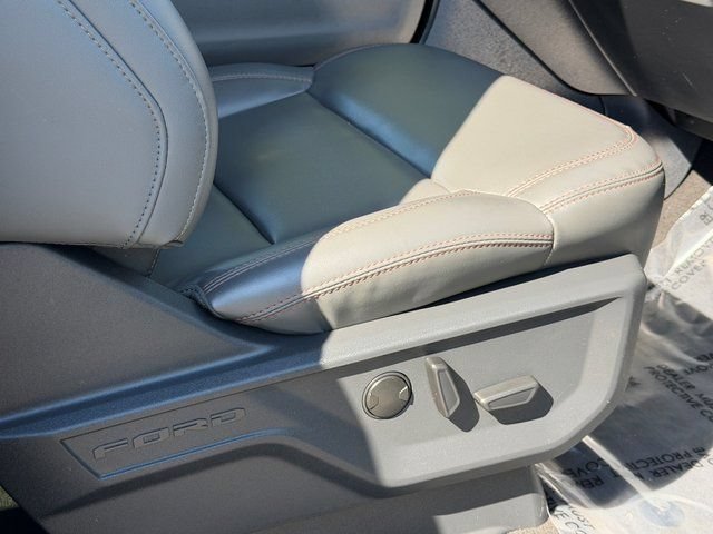 Certified 2025 Ford Expedition Active AWD/4WD image 35