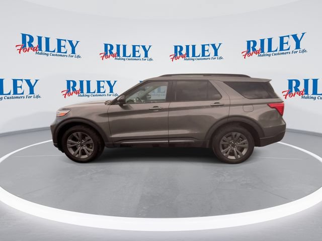 Certified 2023 Ford Explorer XLT w/ Equipment Group 202A AWD/4WD image 6