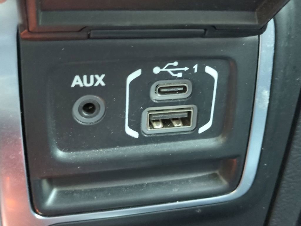 Used 2019 Jeep Wrangler Unlimited Rubicon image 27