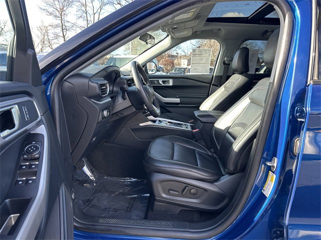 Certified 2023 Ford Explorer XLT w/ Equipment Group 202A image 19