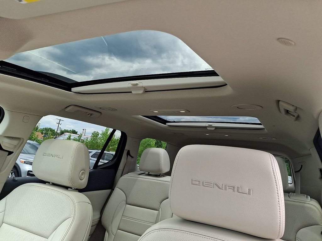 Used 2022 GMC Acadia Denali w/ Denali Ultimate Package AWD/4WD image 14