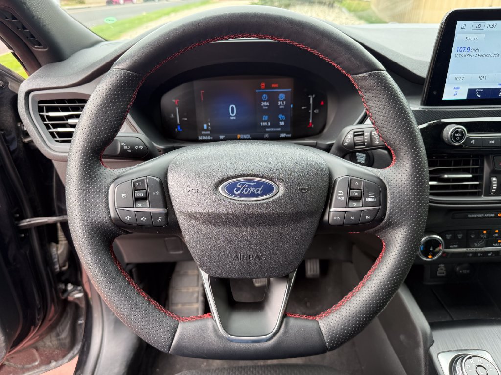 Certified 2025 Ford Escape ST-Line Select AWD/4WD image 16