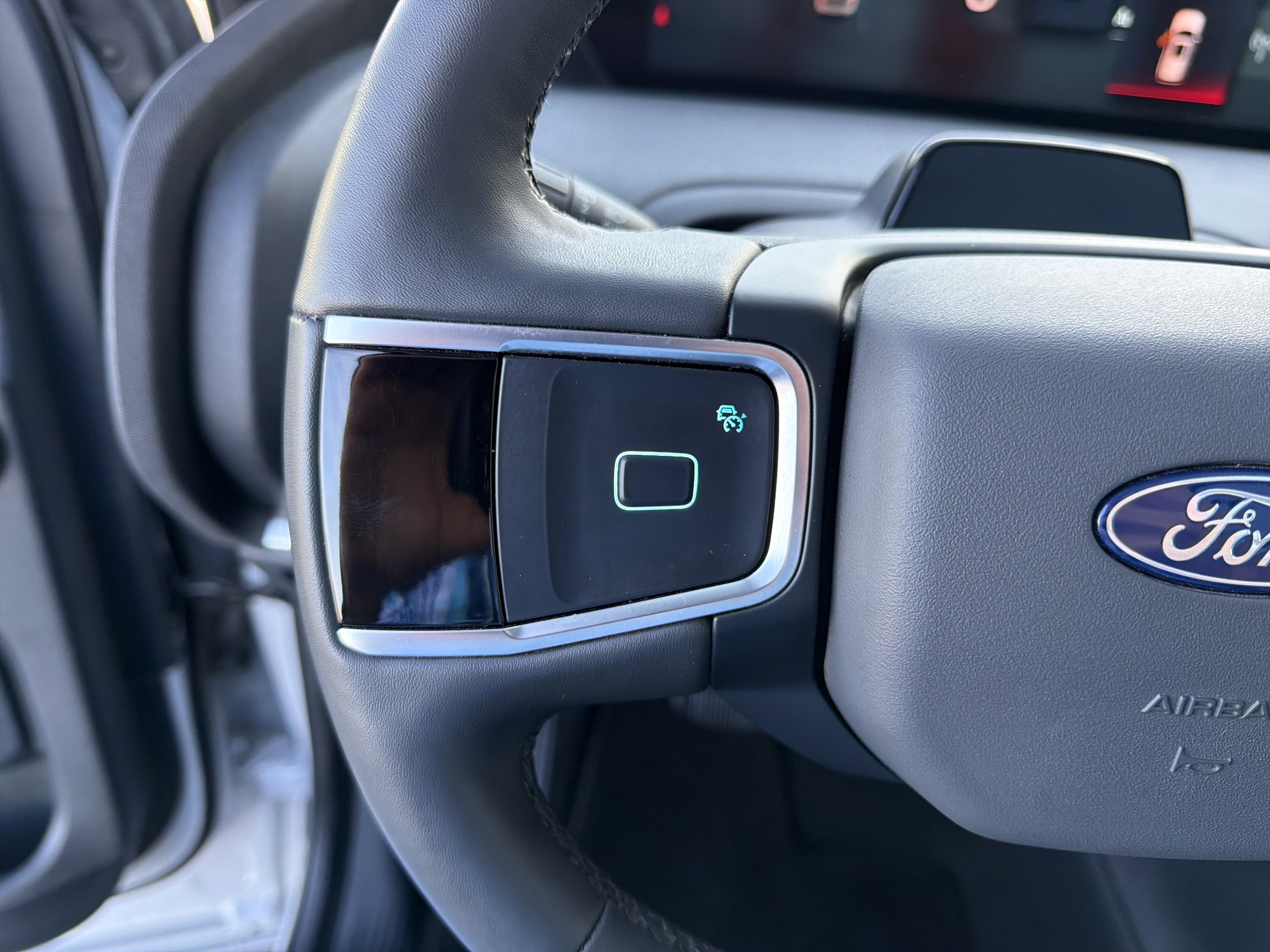 Certified 2025 Ford Expedition Active image 41