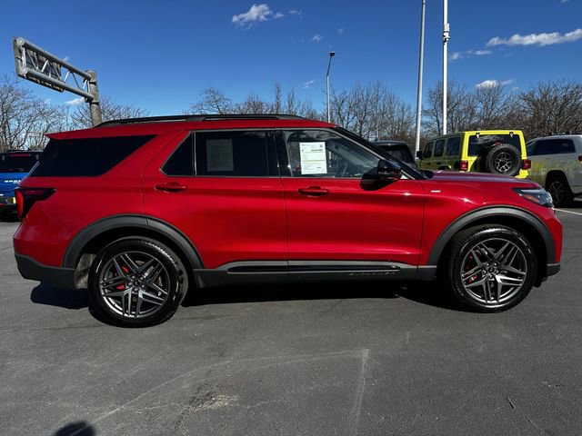 Certified 2025 Ford Explorer ST-Line w/ ST-Line Street Pack image 6