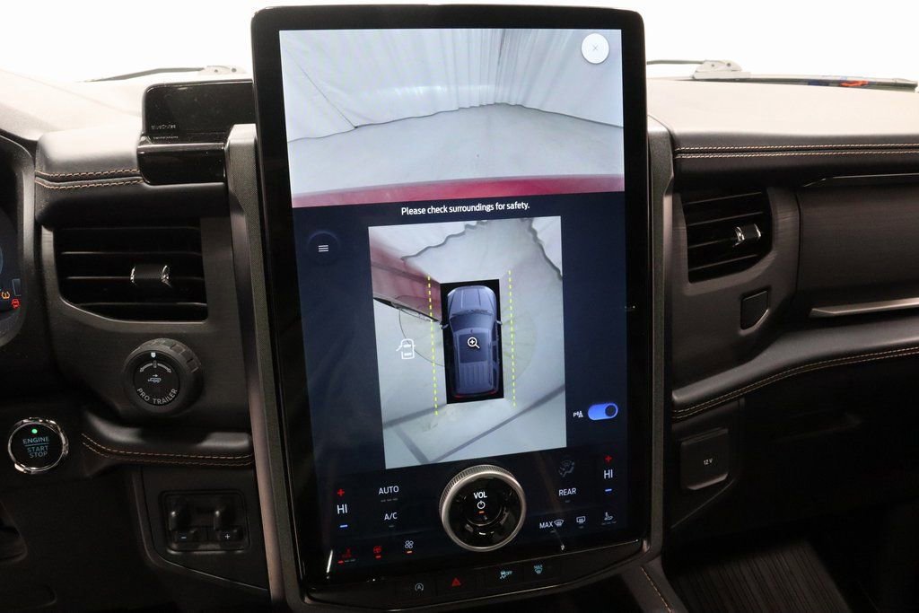 Certified 2022 Ford Expedition Platinum image 10