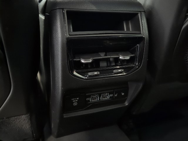 Used 2023 Jeep Grand Cherokee Limited AWD/4WD image 31