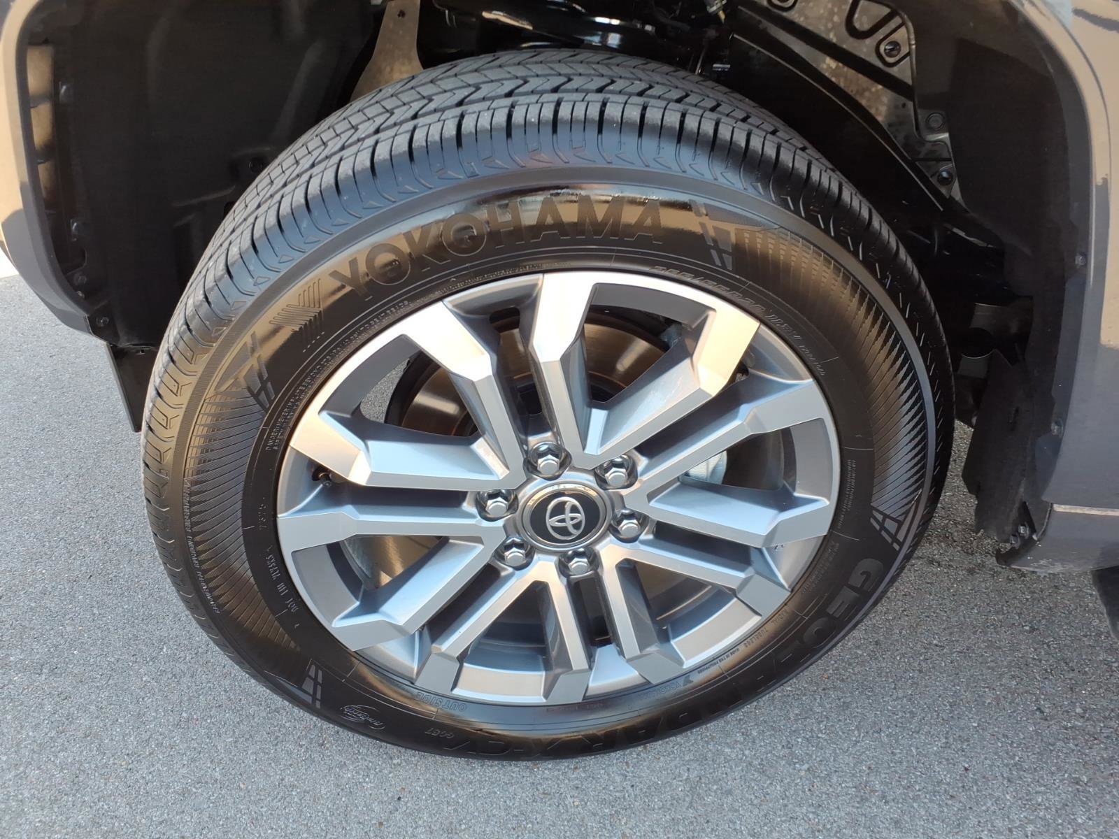 Used 2025 Toyota 4Runner Limited image 9