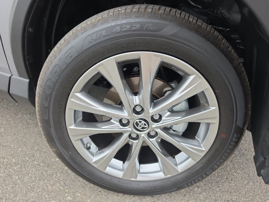 Used 2018 Toyota RAV4 Limited AWD/4WD image 12