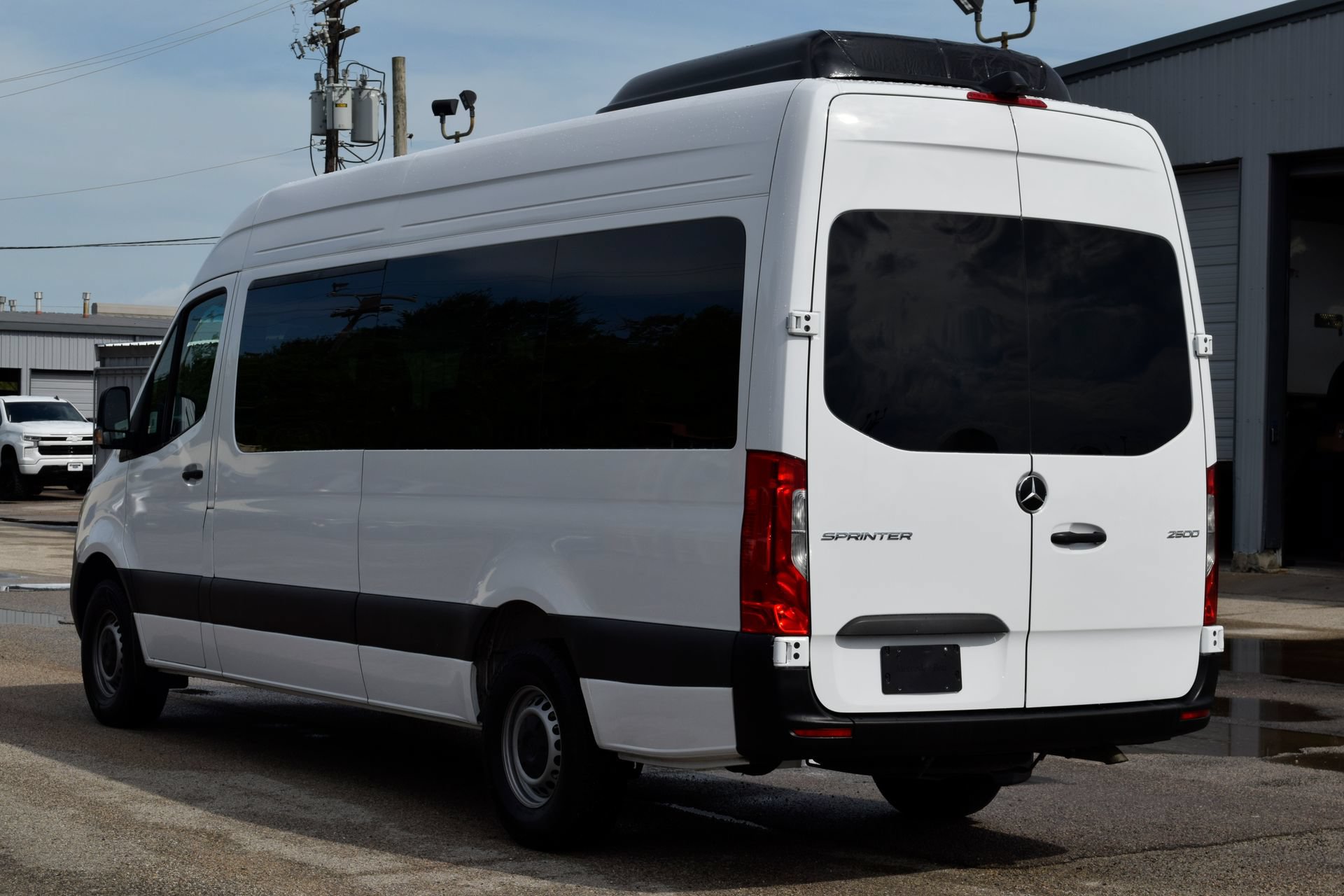 Used 2025 Mercedes-Benz Sprinter 2500 image 4
