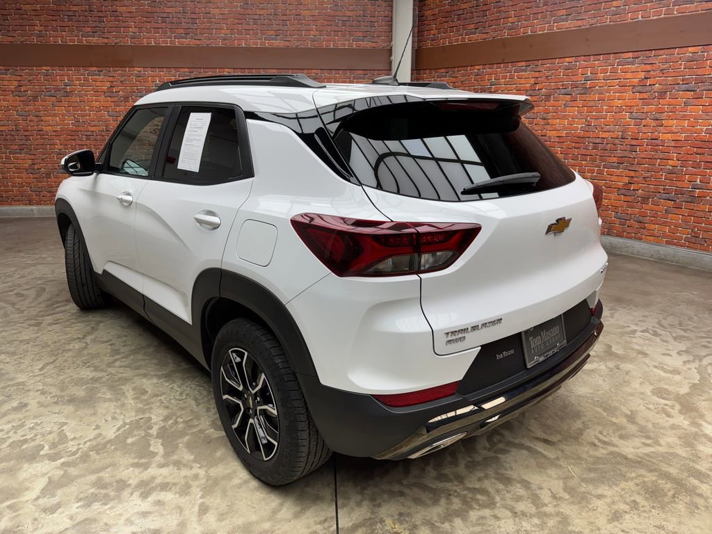 Used 2023 Chevrolet TrailBlazer ACTIV AWD/4WD image 2