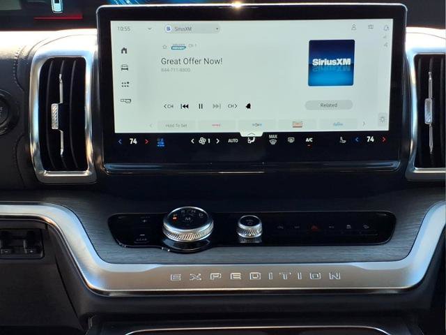 Certified 2025 Ford Expedition Platinum w/ Driver's Package AWD/4WD image 5