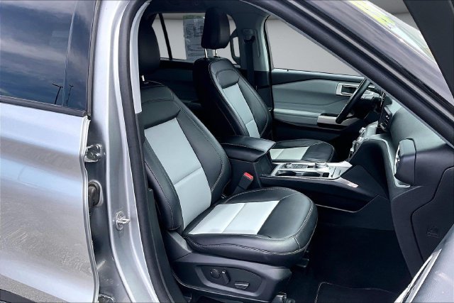 Certified 2023 Ford Explorer XLT w/ Equipment Group 202A AWD/4WD image 28