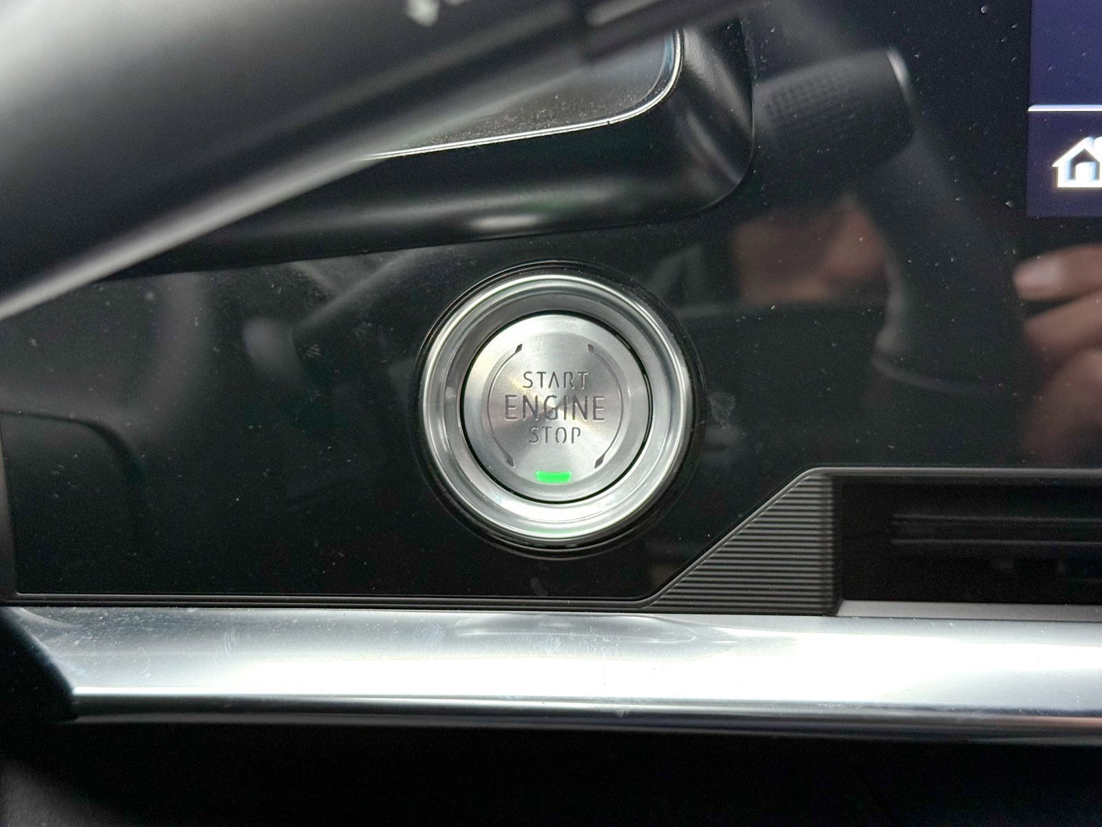 Used 2023 Chevrolet Corvette Stingray Coupe w/ 1LT image 23