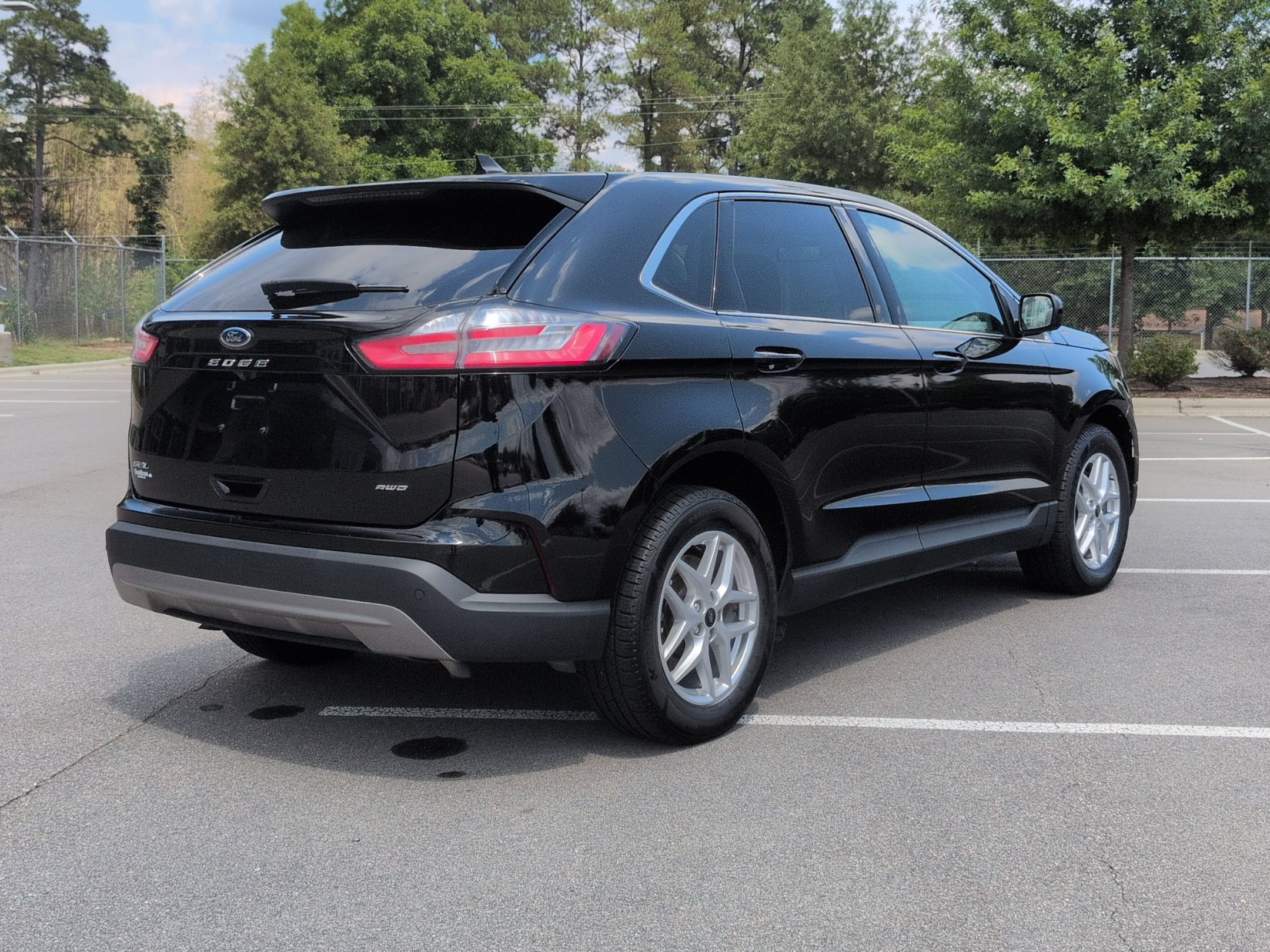 Certified 2024 Ford Edge SEL AWD/4WD image 4