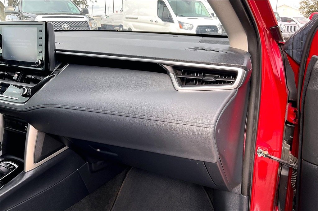 Used 2022 Toyota Corolla Cross LE image 23