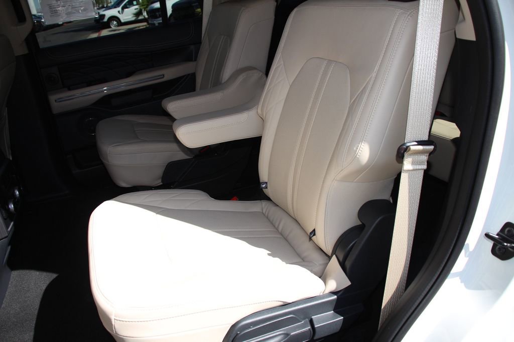 Certified 2024 Ford Expedition Platinum AWD/4WD image 21