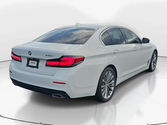 Used 2023 BMW 530i w/ Convenience Package RWD image 3
