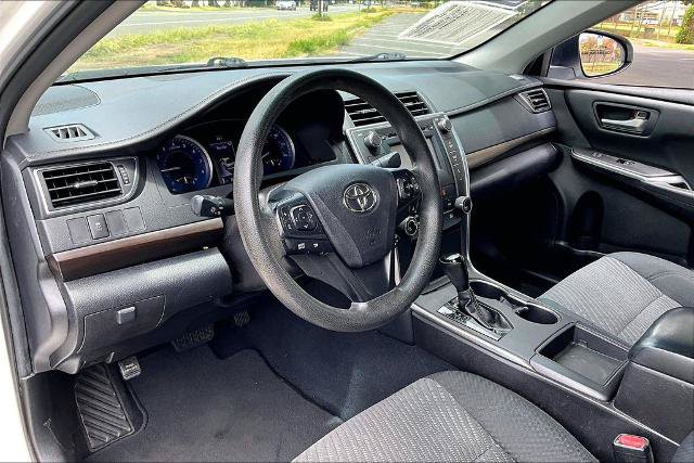 Used 2017 Toyota Camry XLE FWD image 13