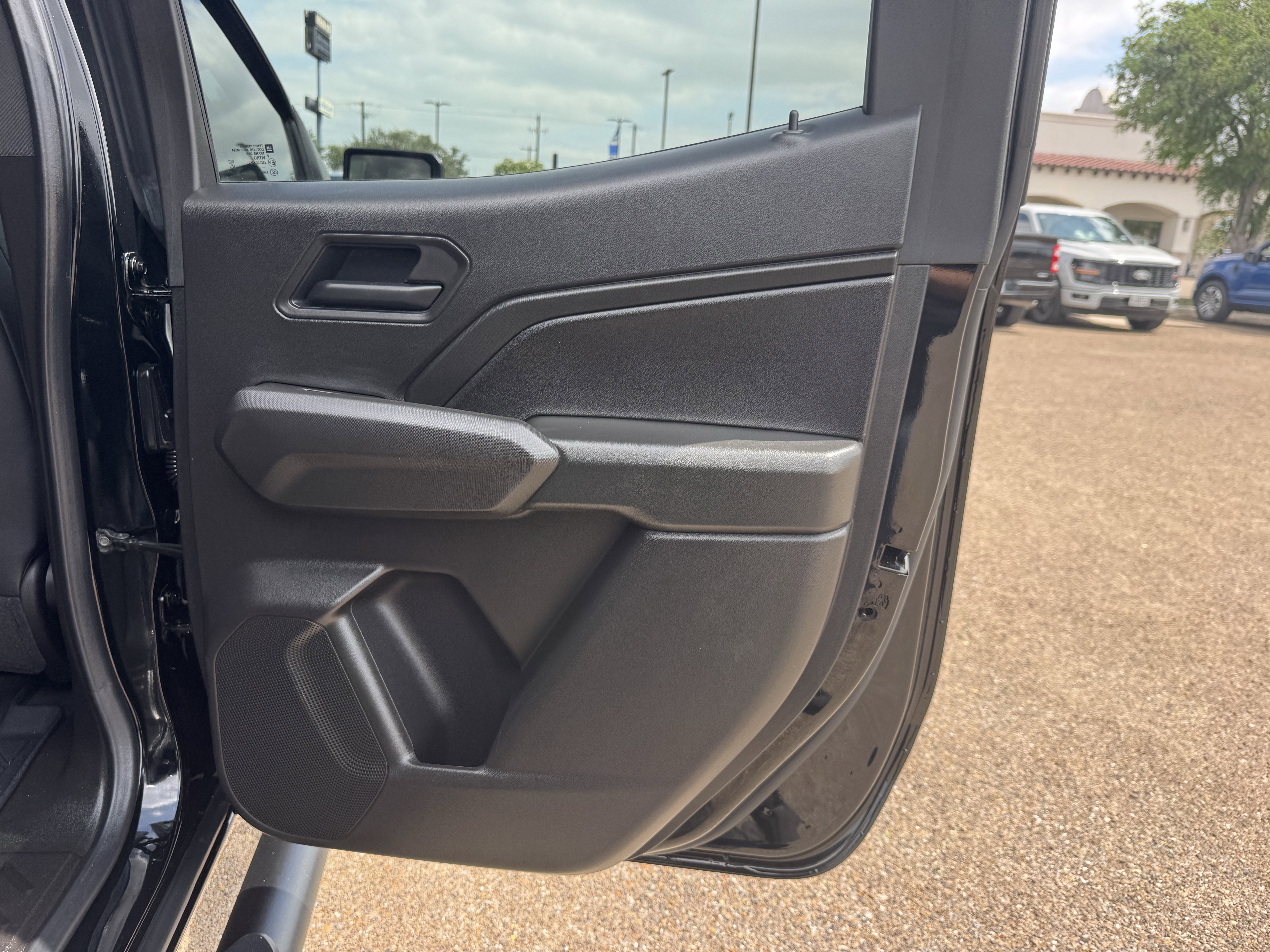 Used 2025 Chevrolet Colorado Trail Boss AWD/4WD image 30