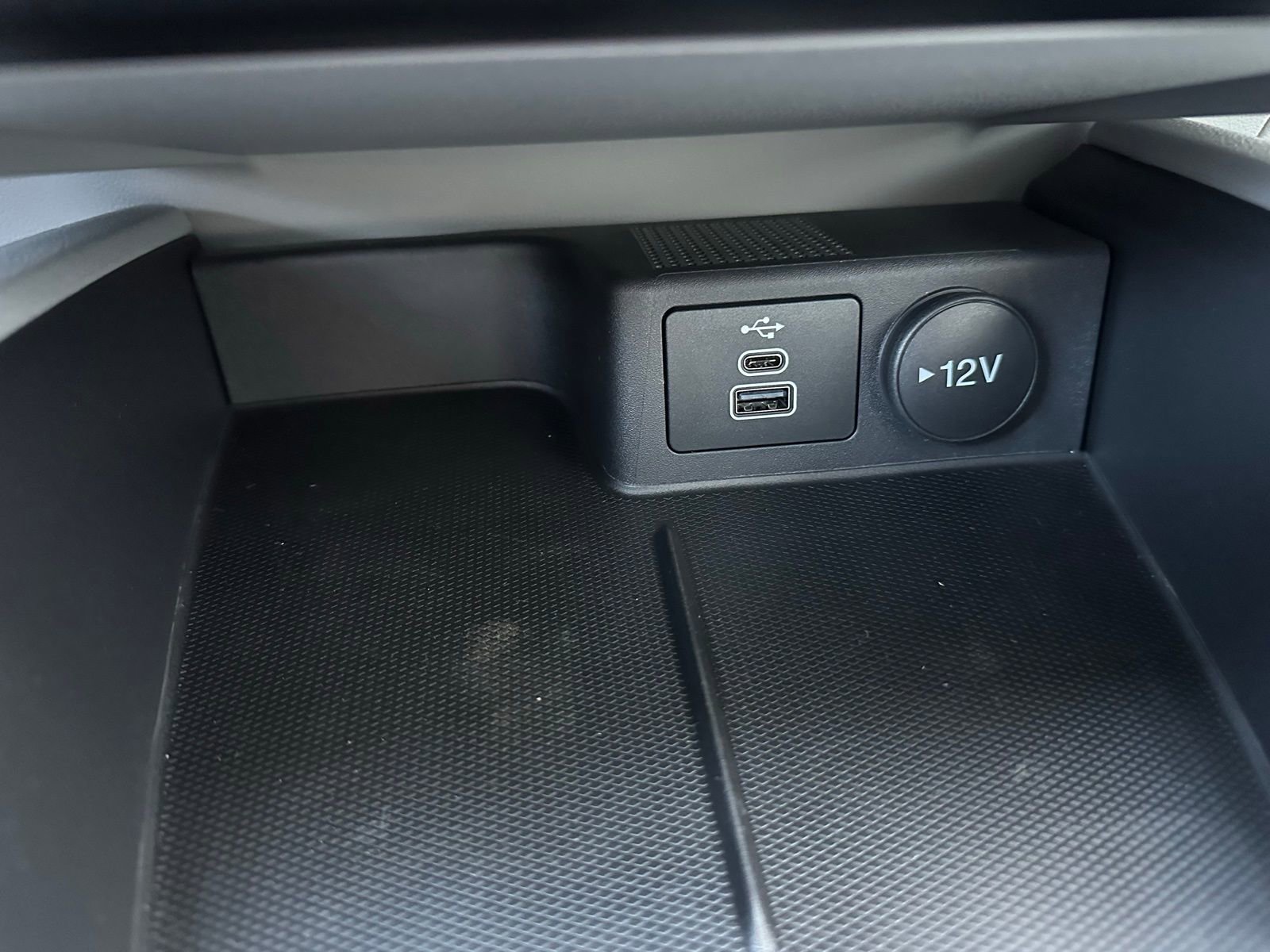 Certified 2025 Ford Escape Active image 17