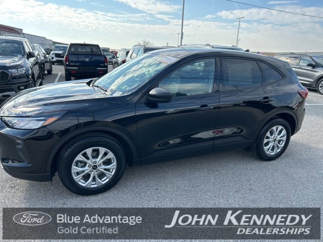 Certified 2025 Ford Escape Active w/ Cold Weather Package image 2