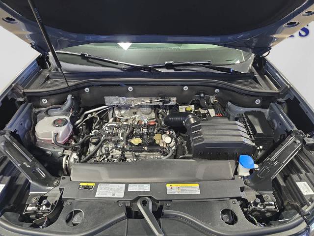 Used 2025 Volkswagen Atlas Peak Edition SE AWD/4WD image 7