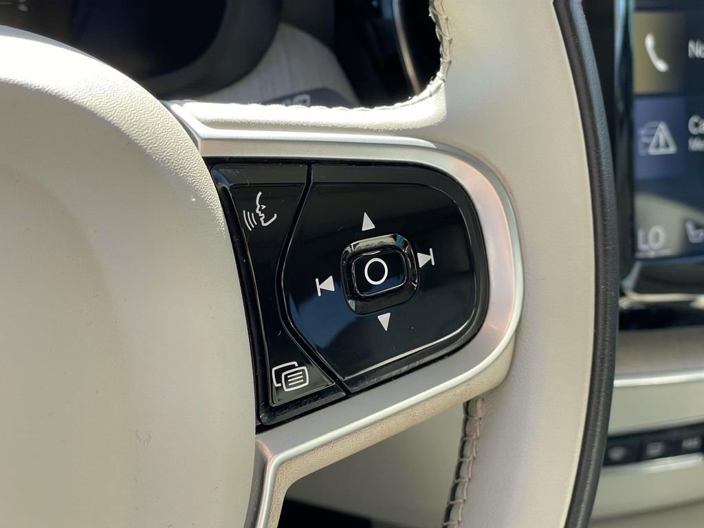 Used 2020 Volvo XC60 T5 Inscription image 12