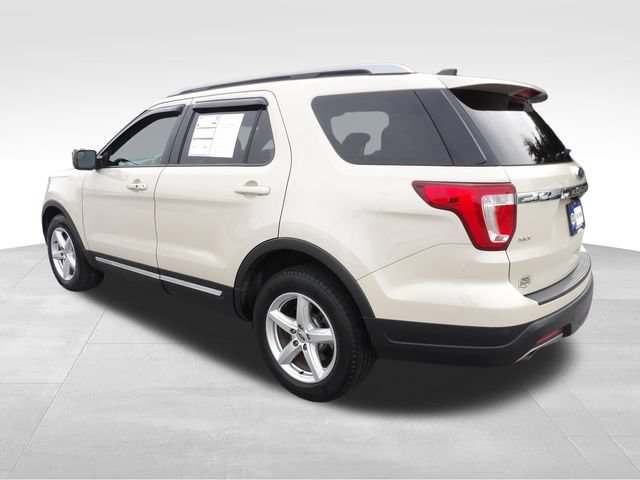 Certified 2018 Ford Explorer XLT FWD image 6