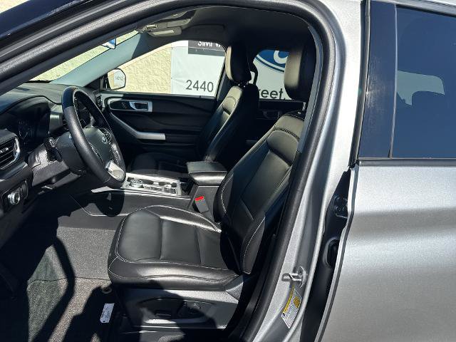 Certified 2023 Ford Explorer XLT w/ Equipment Group 202A RWD image 8