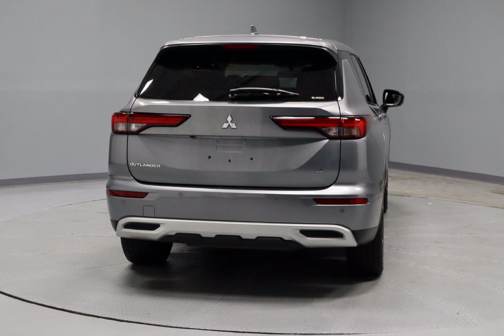 Used 2022 Mitsubishi Outlander SE AWD/4WD image 11