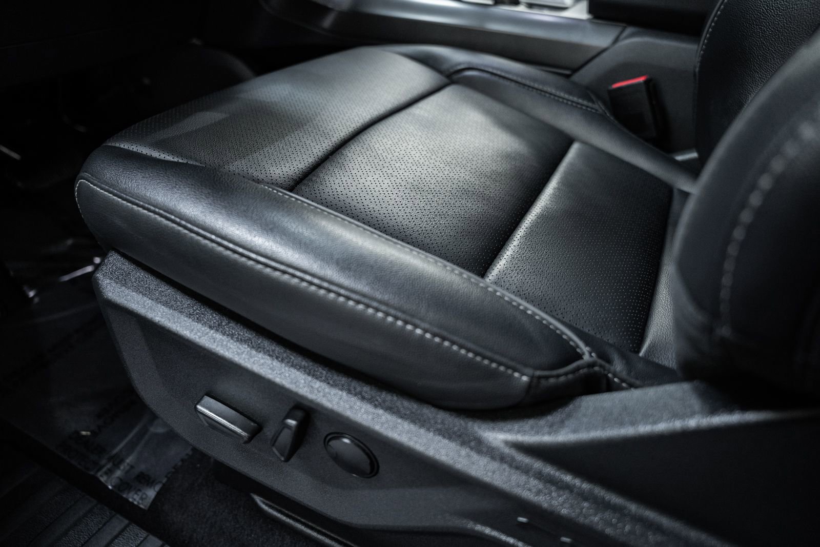 Certified 2025 Ford F150 Lariat image 44