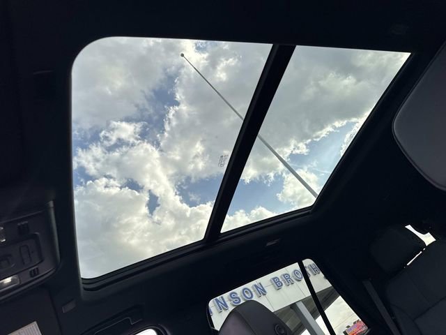 Used 2022 Chevrolet Tahoe RST w/ Luxury Package image 21