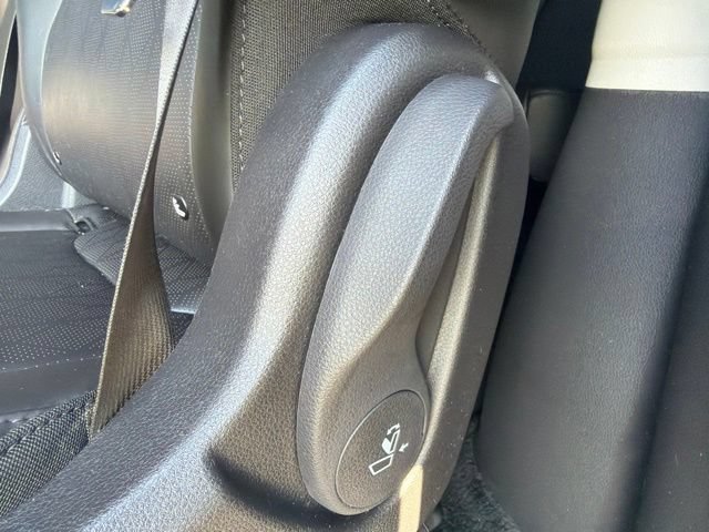 Used 2023 Kia Carnival LX FWD image 18