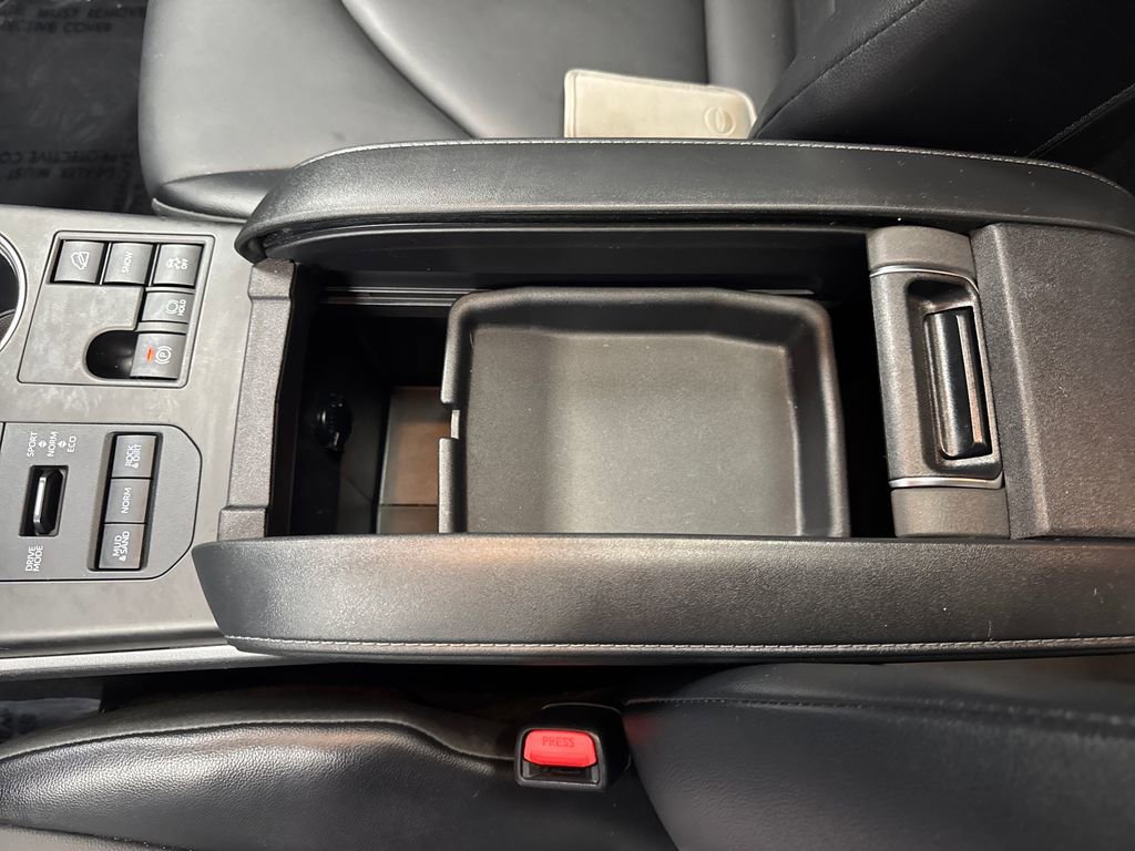 Used 2023 Toyota Highlander XLE AWD/4WD image 27