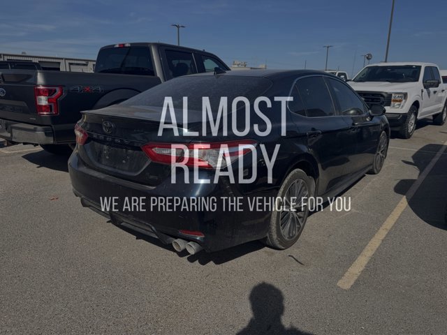 Used 2020 Toyota Camry SE image 3