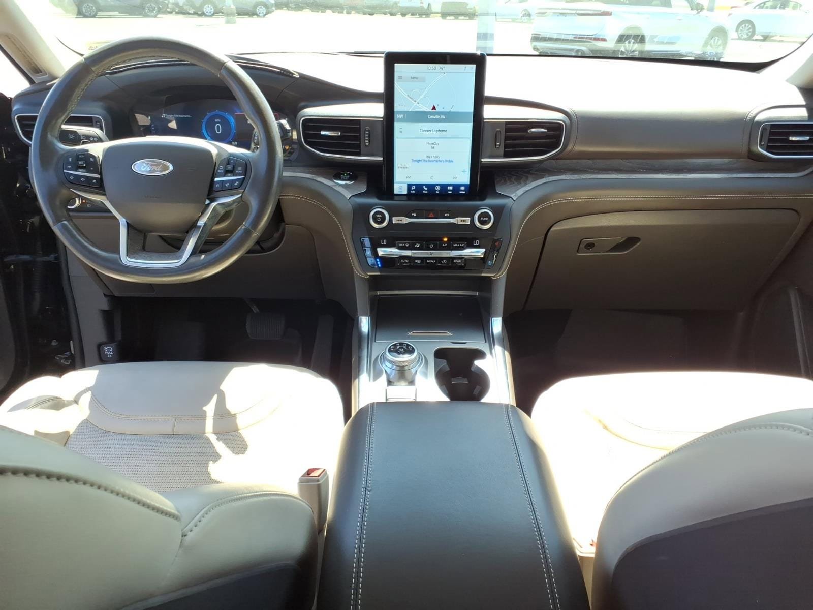 Certified 2020 Ford Explorer Platinum w/ Premium Technology Package AWD/4WD image 17