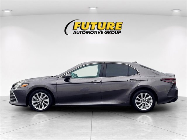Used 2023 Toyota Camry LE image 2